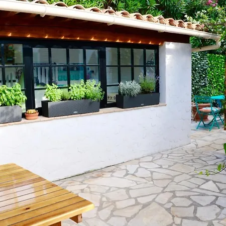 Cap Maisonette Avec Piscine Privative Апартаменти *